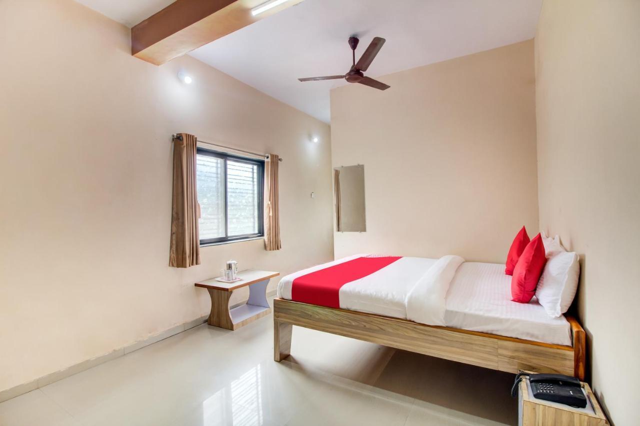 Oyo 48915 Chaitanya Green Park Hotel Vani Exterior foto