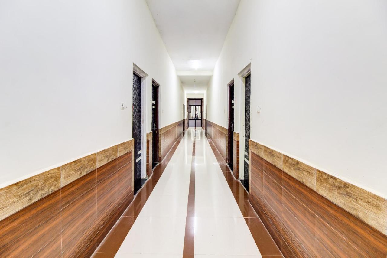 Oyo 48915 Chaitanya Green Park Hotel Vani Exterior foto