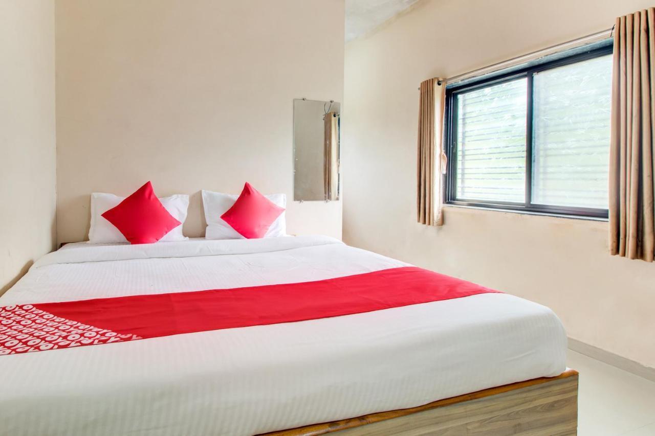 Oyo 48915 Chaitanya Green Park Hotel Vani Habitación foto