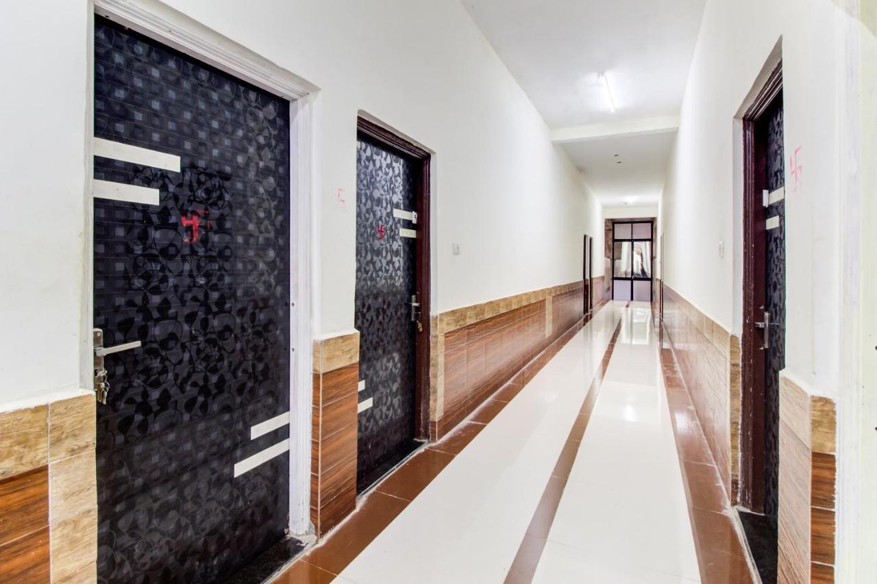 Oyo 48915 Chaitanya Green Park Hotel Vani Exterior foto